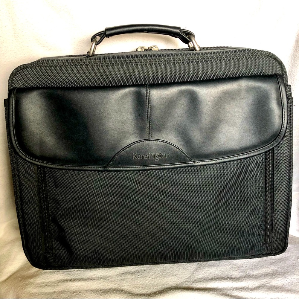 Kensington Black Laptop case.